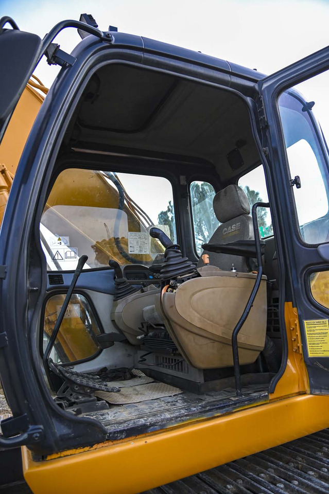 Crawler excavator CASE CX240B: picture 35