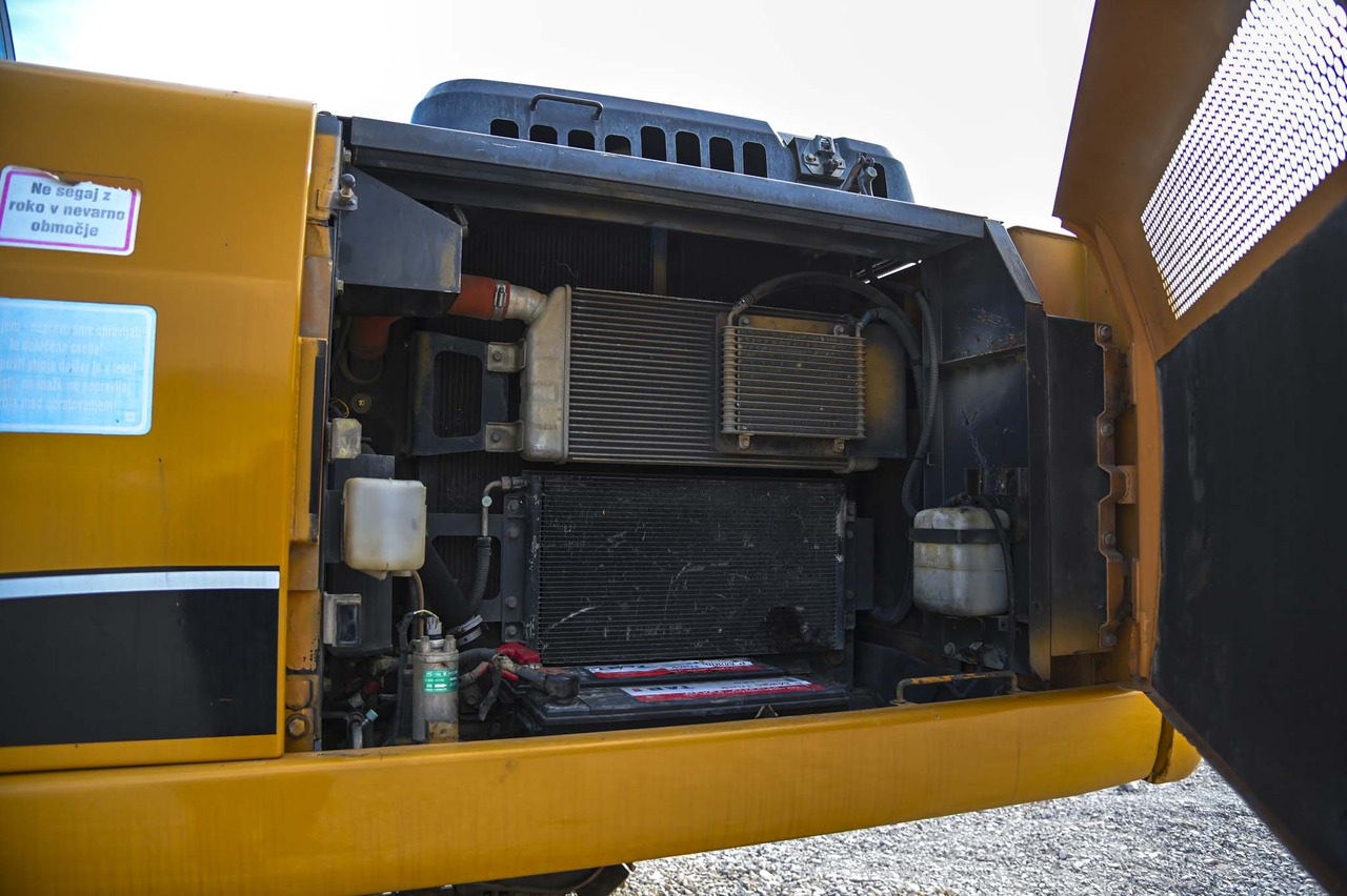 Crawler excavator CASE CX240B: picture 34