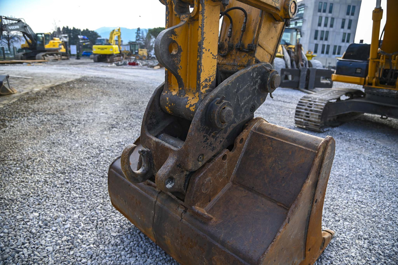 Crawler excavator CASE CX240B: picture 15