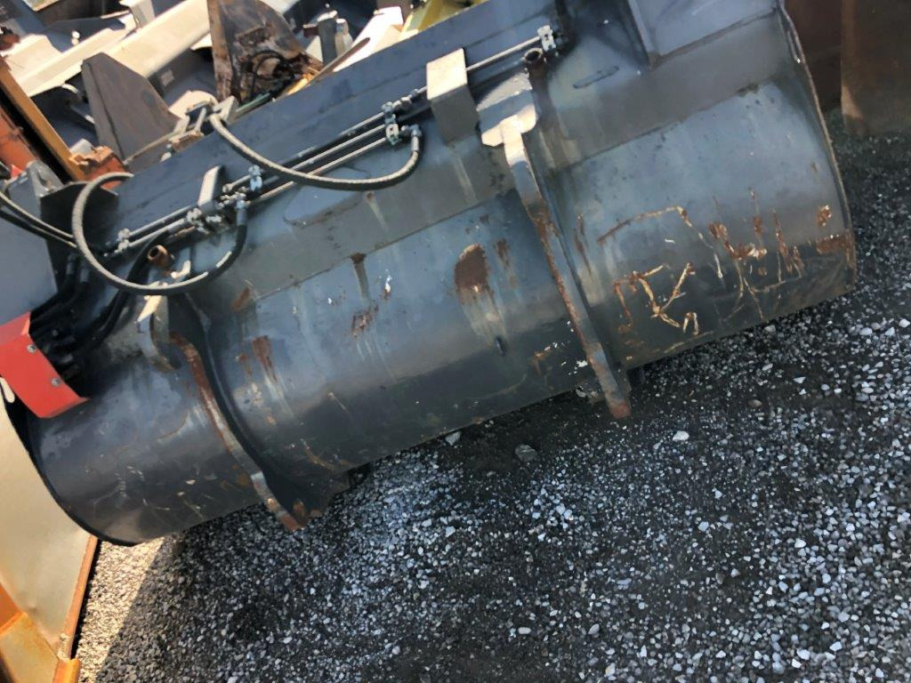 Front loader bucket with closure 2300 mm Volvo - Loader bucket for Wheel loader: picture 4 Front loader bucket with closure 2300 mm Volvo - Loader bucket for Wheel loader: picture 4