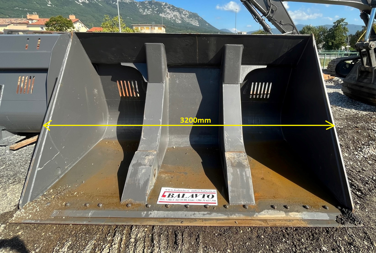 Loader bucket 3200 mm - Loader bucket: picture 2 Loader bucket 3200 mm - Loader bucket: picture 2
