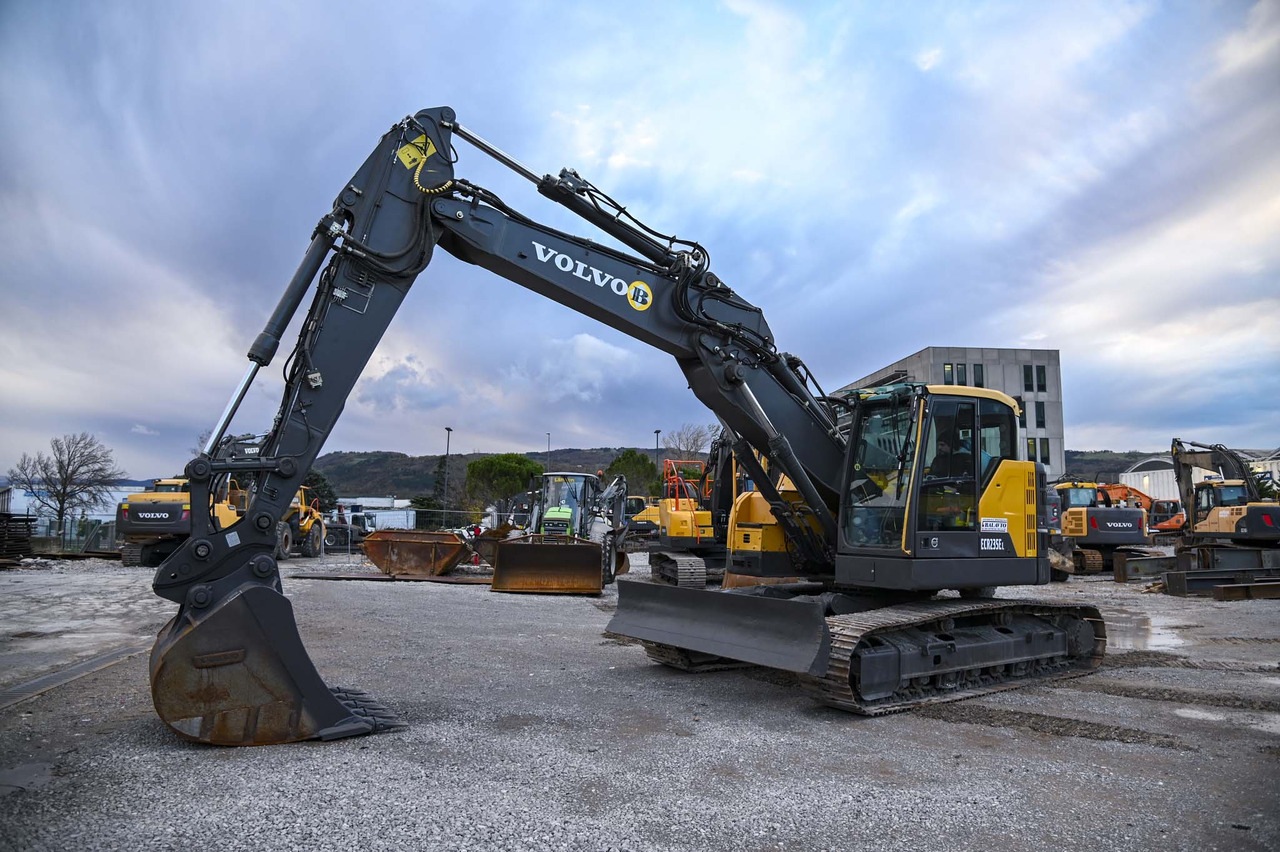 VOLVO ECR235EL - Crawler excavator: picture 2 VOLVO ECR235EL - Crawler excavator: picture 2