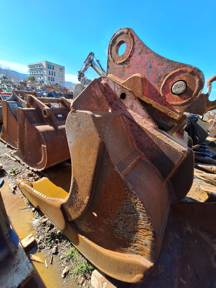 VTN Digging bucket 1300 mm Lehnhoff - Excavator bucket: picture 4 VTN Digging bucket 1300 mm Lehnhoff - Excavator bucket: picture 4