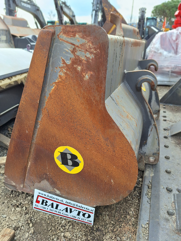 Volvo 93812 loader bucket 2300 mm BOE - Loader bucket: picture 2 Volvo 93812 loader bucket 2300 mm BOE - Loader bucket: picture 2