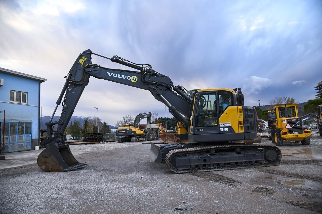 Volvo ECR235EL - Crawler excavator: picture 3 Volvo ECR235EL - Crawler excavator: picture 3
