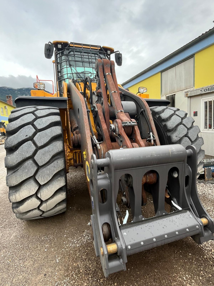 Volvo L220H - Wheel loader: picture 5 Volvo L220H - Wheel loader: picture 5