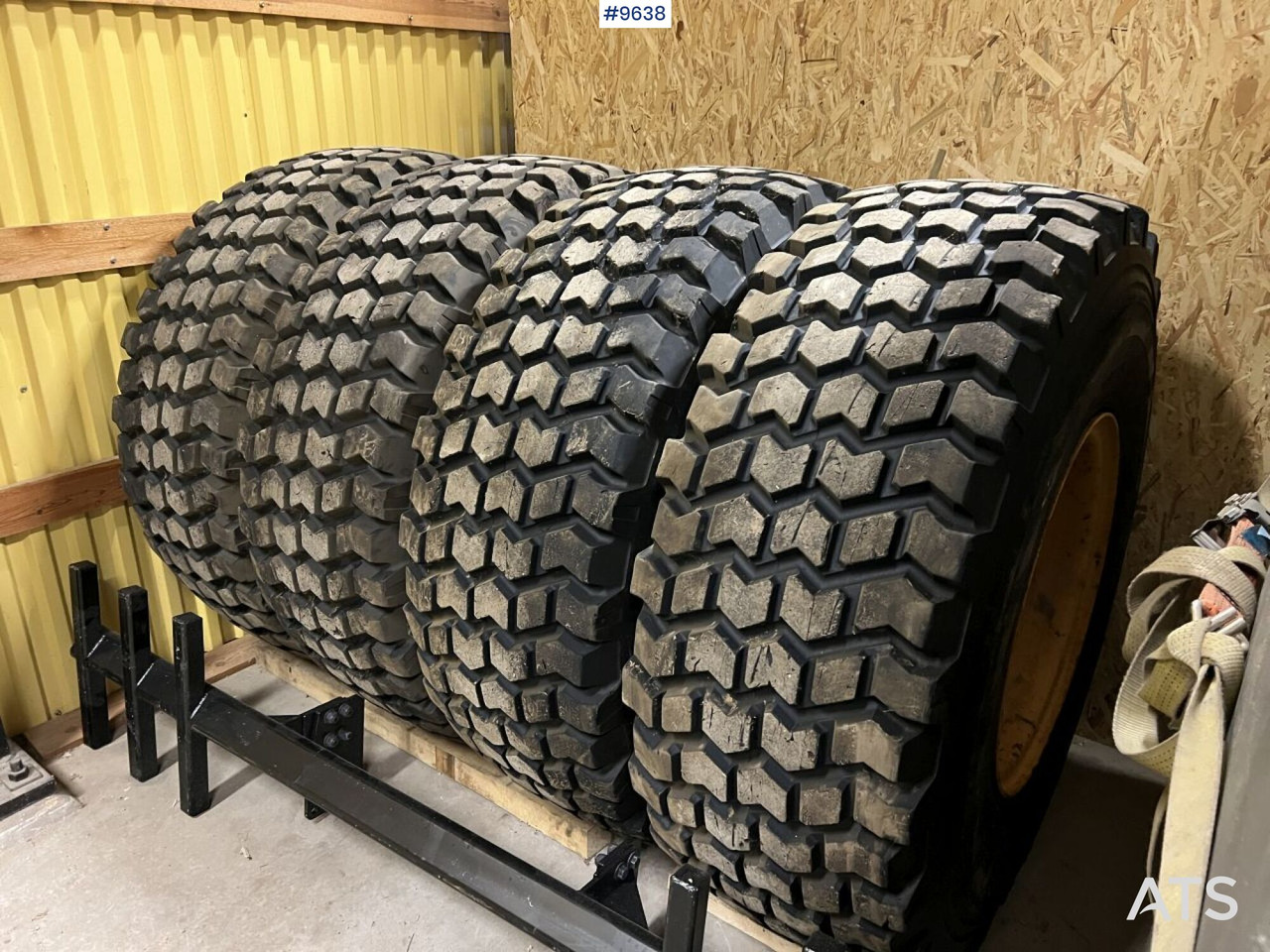 4 Nokian 20.5R25 tires on rims - Wheel and tire package for Construction machinery: picture 1 4 Nokian 20.5R25 tires on rims - Wheel and tire package for Construction machinery: picture 1