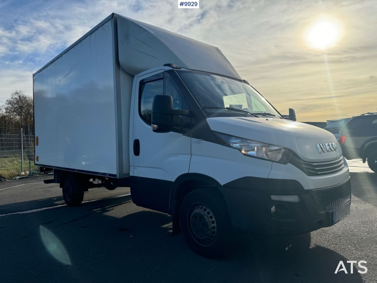 Box Truck Iveco Daily with Tail Lift - Box van: picture 3 Box Truck Iveco Daily with Tail Lift - Box van: picture 3
