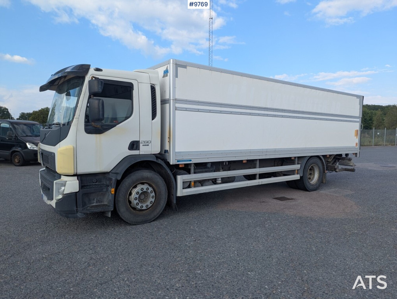 Box Truck Volvo FE 4X2 with tail lift, height adjustable box - Box truck: picture 1 Box Truck Volvo FE 4X2 with tail lift, height adjustable box - Box truck: picture 1