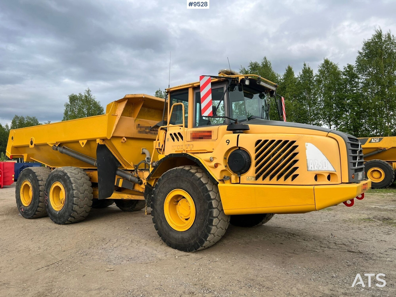 Dumper Volvo A25D 6X6 (SEE VIDEO) - Articulated dumper: picture 1 Dumper Volvo A25D 6X6 (SEE VIDEO) - Articulated dumper: picture 1