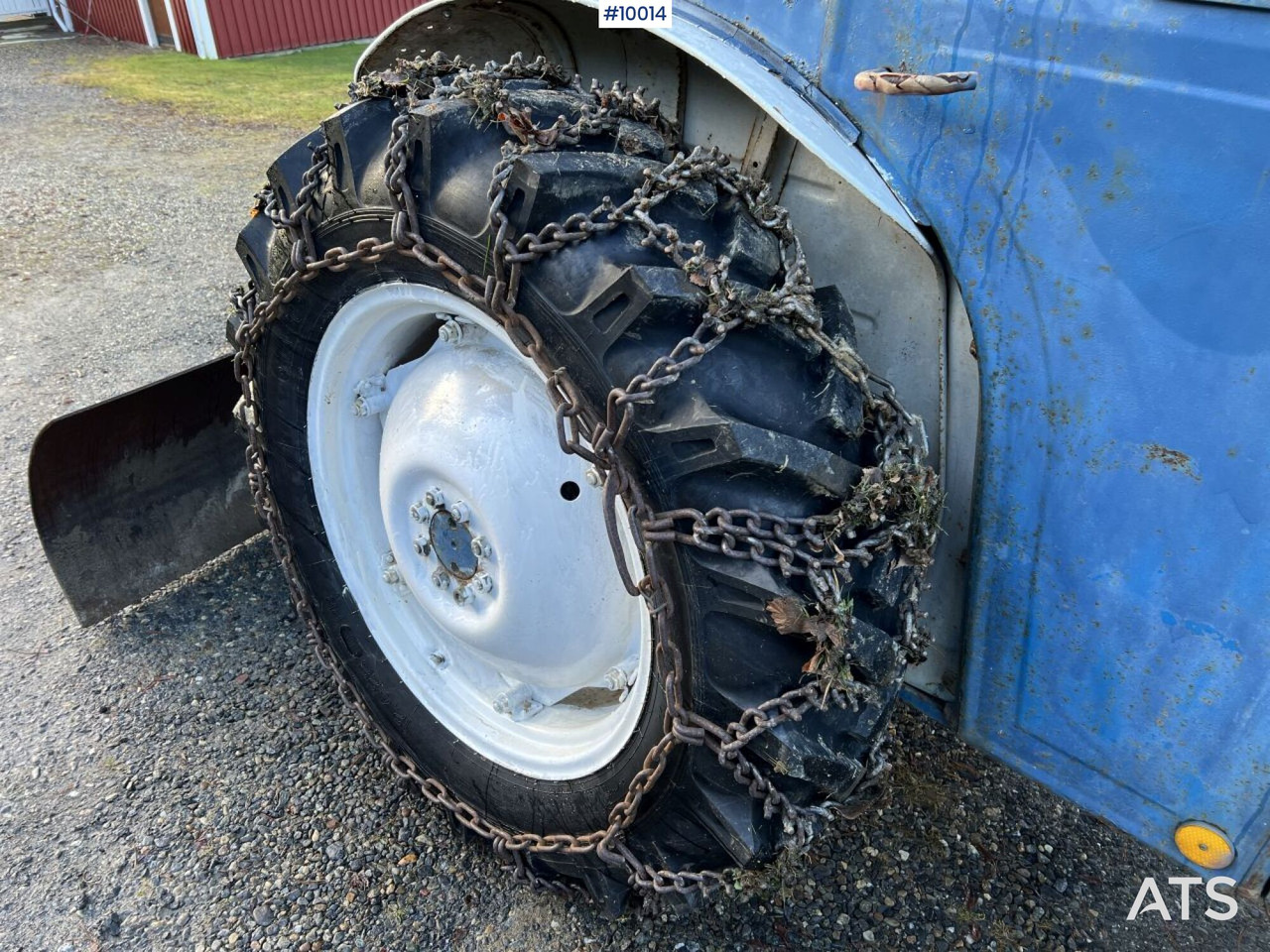 Farm tractor Ford Fordson Dexta Mark (VIDEO): picture 15