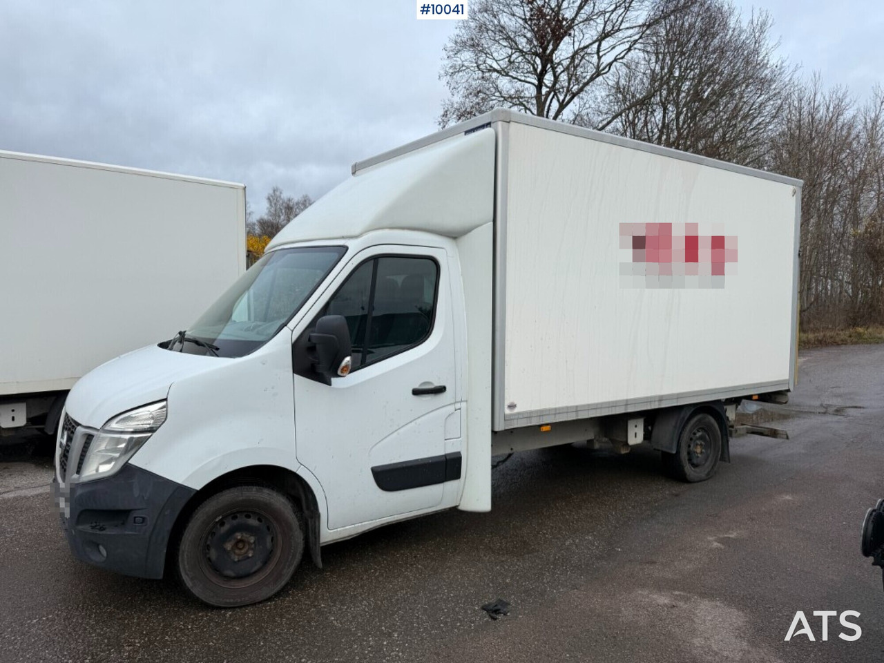 Nissan NV 400 with tail lift - Box van: picture 4 Nissan NV 400 with tail lift - Box van: picture 4