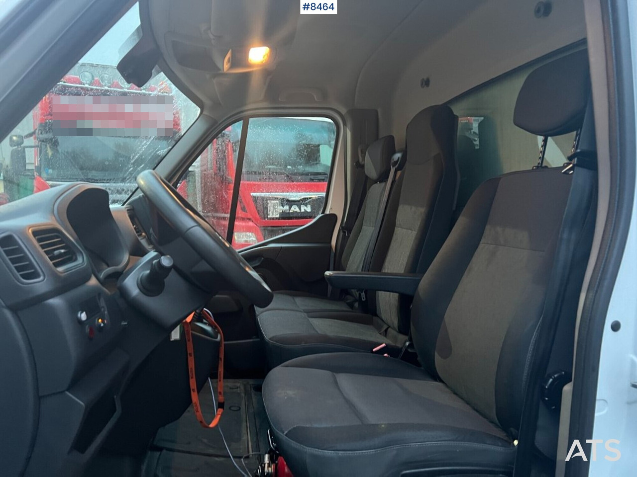 Renault master with tail lift - Box van: picture 5 Renault master with tail lift - Box van: picture 5