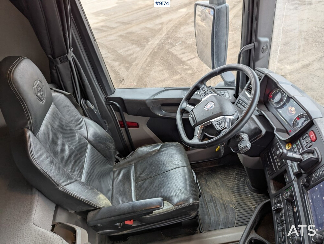 Interior photo 1: Timber truck Timber truck Scania R730 6X4