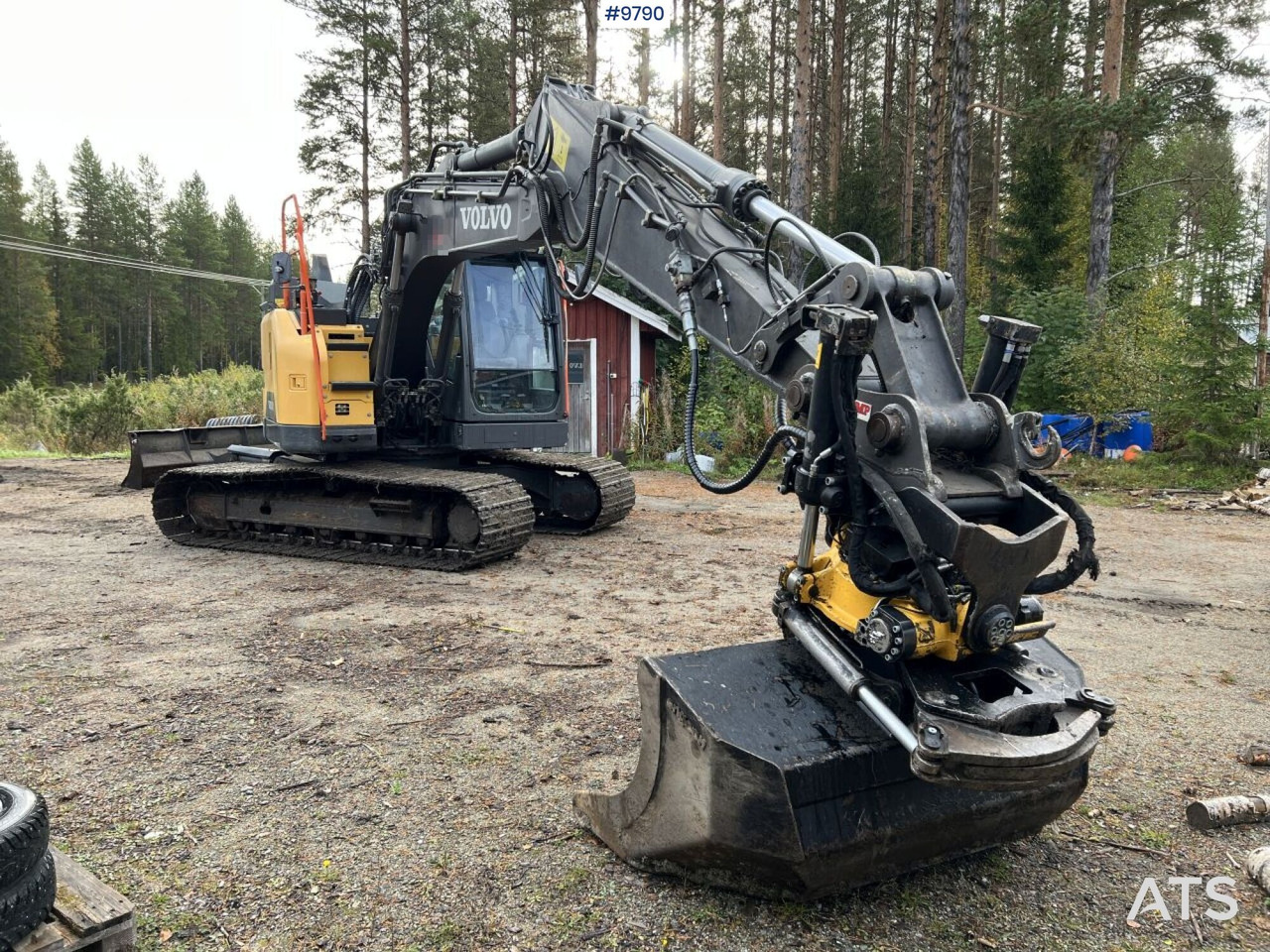 VOLVO ECR145 EL Excavator with attachments - Crawler excavator: picture 3 VOLVO ECR145 EL Excavator with attachments - Crawler excavator: picture 3