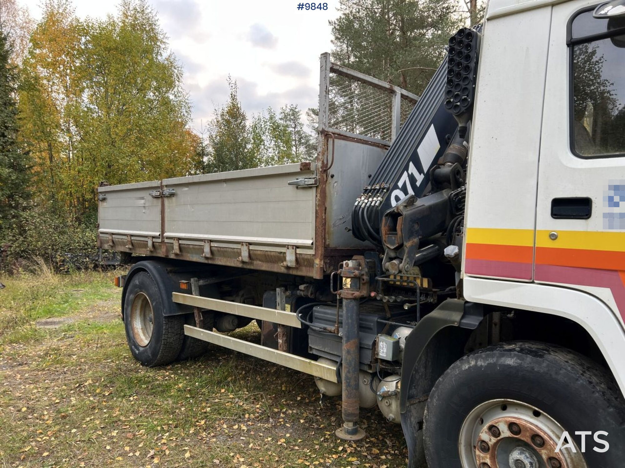 Tipper VOLVO FL7 4X2 Crane truck/Dump truck with Hiab071 crane: picture 10