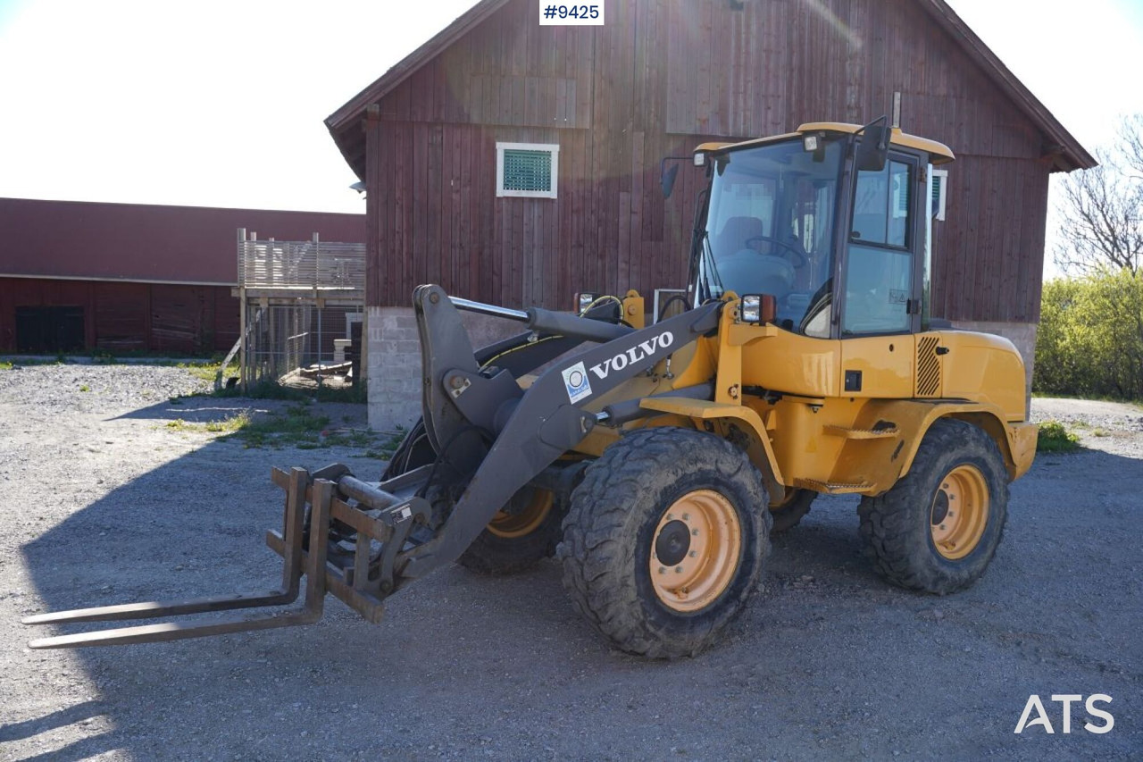Volvo L35 G with implements (VIDEO) - Wheel loader: picture 1 Volvo L35 G with implements (VIDEO) - Wheel loader: picture 1