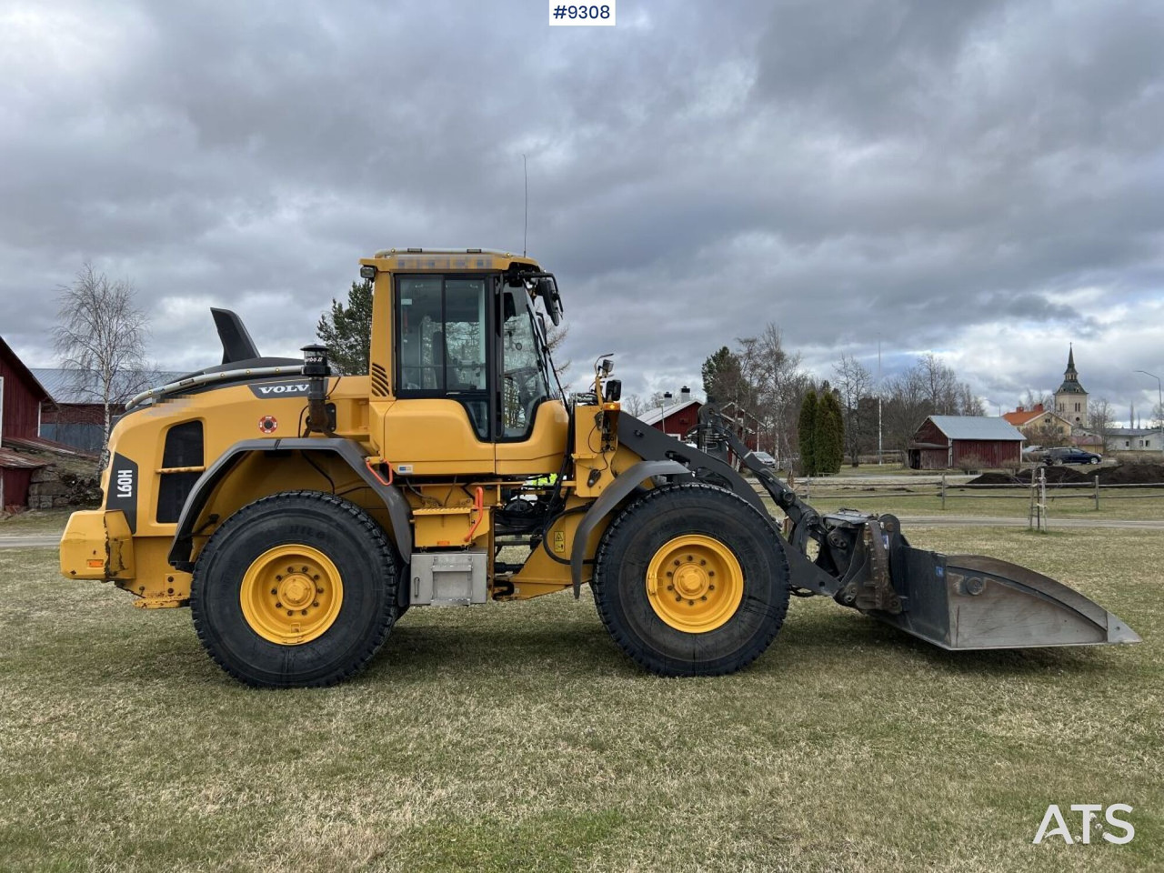 Volvo L60 H Wheel loader with grading bucket (VIDEO) - Wheel loader: picture 3 Volvo L60 H Wheel loader with grading bucket (VIDEO) - Wheel loader: picture 3