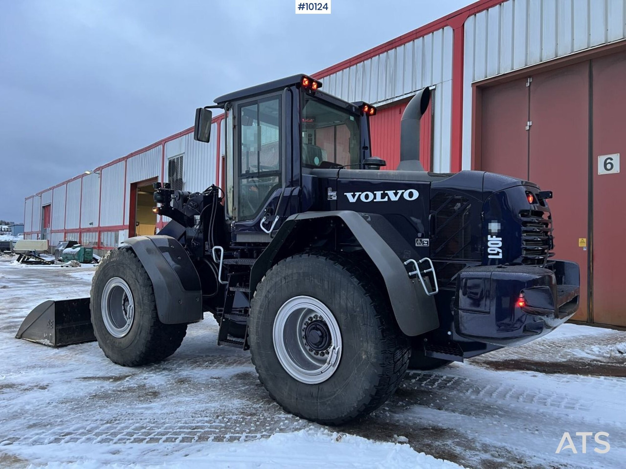 Volvo L90 F Wheel Loader with Bucket (VIDEO) - Wheel loader: picture 3 Volvo L90 F Wheel Loader with Bucket (VIDEO) - Wheel loader: picture 3