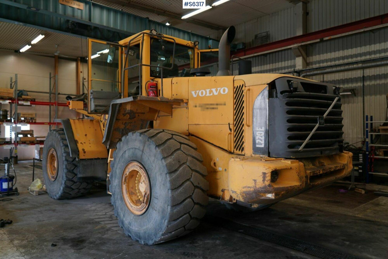 WHEEL LOADER VOLVO L220 E - Wheel loader: picture 2 WHEEL LOADER VOLVO L220 E - Wheel loader: picture 2