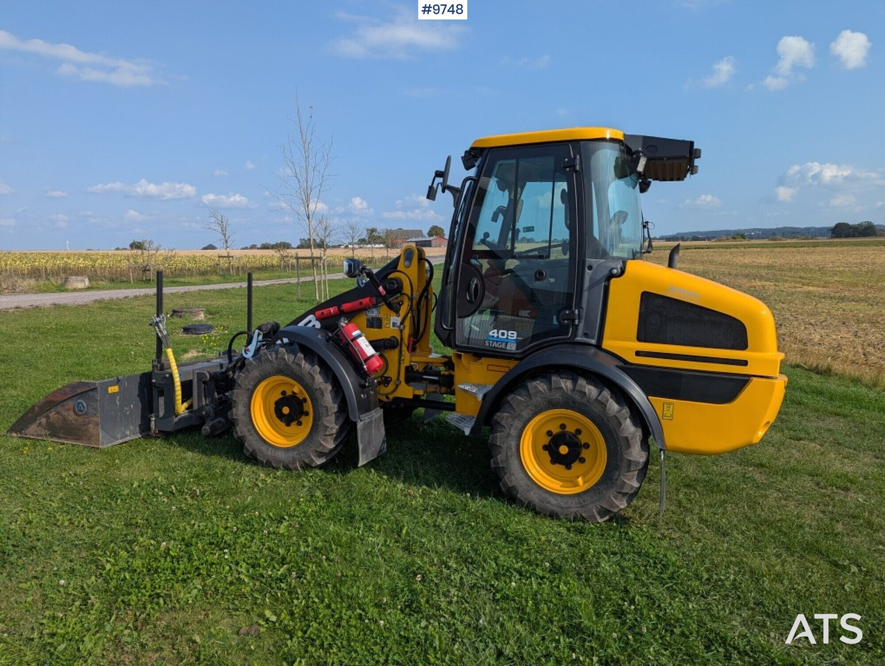 Wheel loader JCB 409 Stage V Nordic Edition 40km/h with attachments - Wheel loader: picture 4 Wheel loader JCB 409 Stage V Nordic Edition 40km/h with attachments - Wheel loader: picture 4