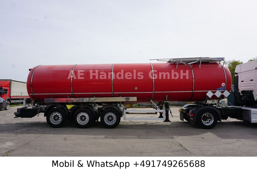Feldbinder TSA 32.3 Aluminium Bitumen*ADR/32.000Ltr./3-Axle - Tank semi-trailer: picture 2 Feldbinder TSA 32.3 Aluminium Bitumen*ADR/32.000Ltr./3-Axle - Tank semi-trailer: picture 2