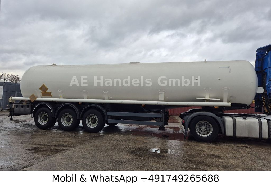 Willig *ADR/40.000Liter/Kerosin/Diesel/Benzin Willig *ADR/40.000Liter/Kerosin/Diesel/Benzin - Tank semi-trailer: picture 2 Willig *ADR/40.000Liter/Kerosin/Diesel/Benzin Willig *ADR/40.000Liter/Kerosin/Diesel/Benzin - Tank semi-trailer: picture 2
