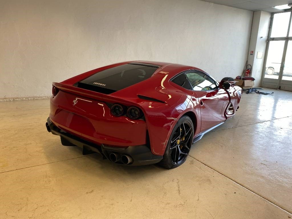 Ferrari 812 SUPERFAST / ROSSO 70ANNI endommagé - Car: picture 5 Ferrari 812 SUPERFAST / ROSSO 70ANNI endommagé - Car: picture 5