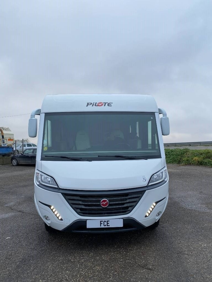Fiat DUCATO MAXI 160 Multijet 2,2D/PILOTE G741endommagé - Integrated motorhome: picture 2 Fiat DUCATO MAXI 160 Multijet 2,2D/PILOTE G741endommagé - Integrated motorhome: picture 2