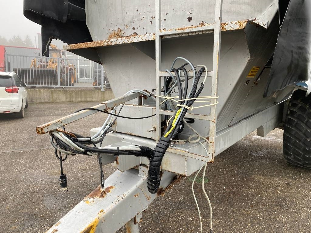 Fertilizer spreader MDM RE 813 Origine Française endommagé: picture 24 Fertilizer spreader MDM RE 813 Origine Française endommagé: picture 24