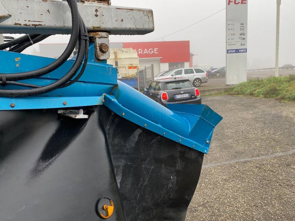 Fertilizer spreader MDM RE 813 Origine Française endommagé: picture 10 Fertilizer spreader MDM RE 813 Origine Française endommagé: picture 10