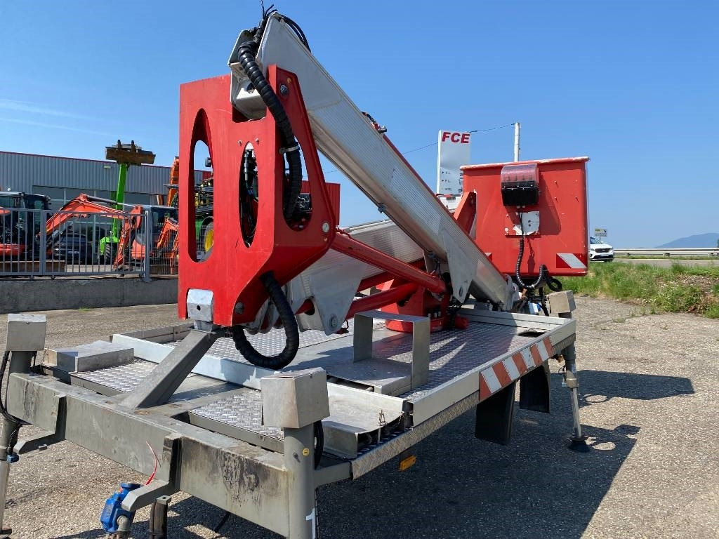 Truck mounted aerial platform Multitel Nacelle Multitel MX 200 A réviser: picture 11 Truck mounted aerial platform Multitel Nacelle Multitel MX 200 A réviser: picture 11