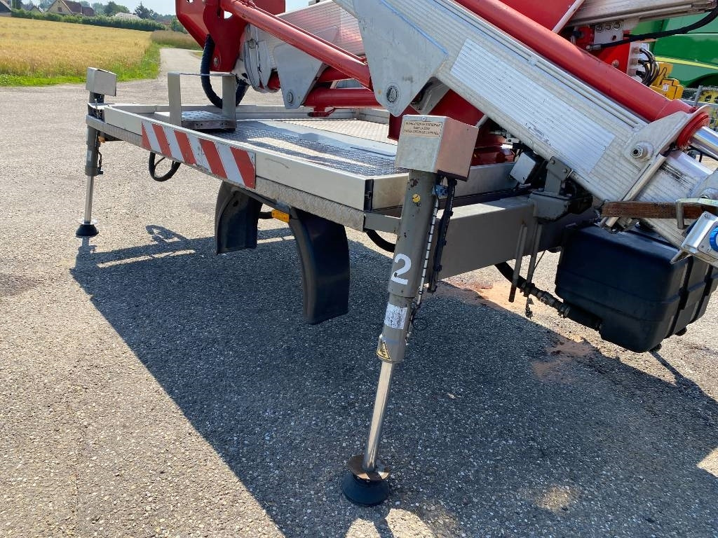 Truck mounted aerial platform Multitel Nacelle Multitel MX 200 A réviser: picture 19 Truck mounted aerial platform Multitel Nacelle Multitel MX 200 A réviser: picture 19