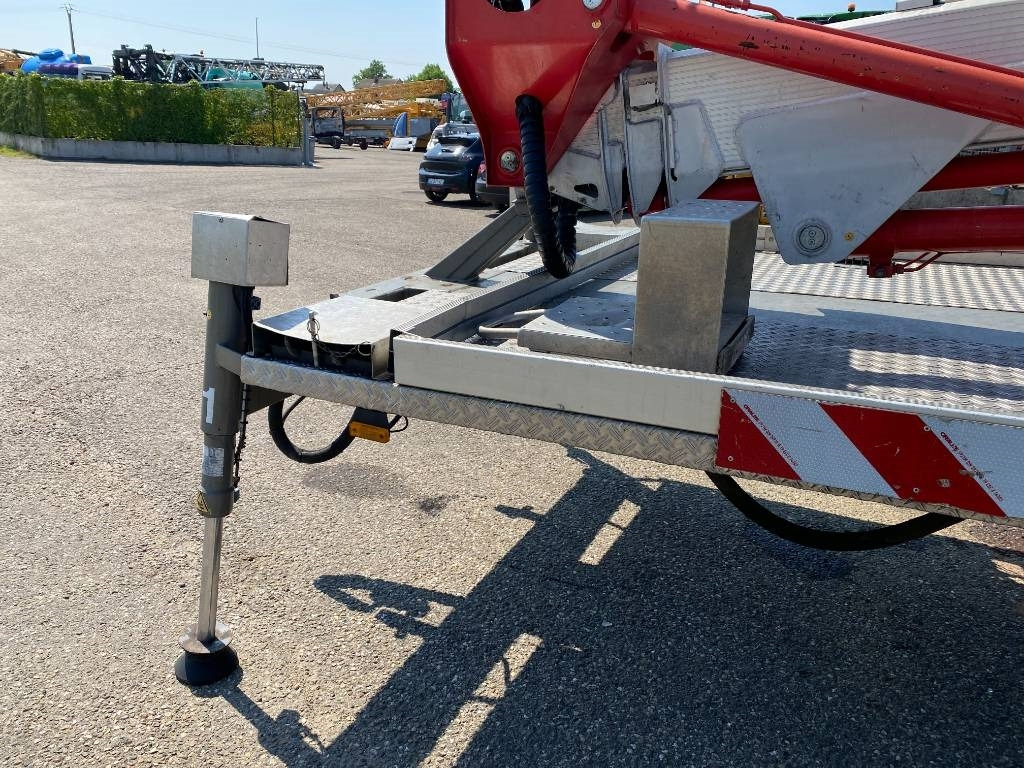 Truck mounted aerial platform Multitel Nacelle Multitel MX 200 A réviser: picture 15 Truck mounted aerial platform Multitel Nacelle Multitel MX 200 A réviser: picture 15