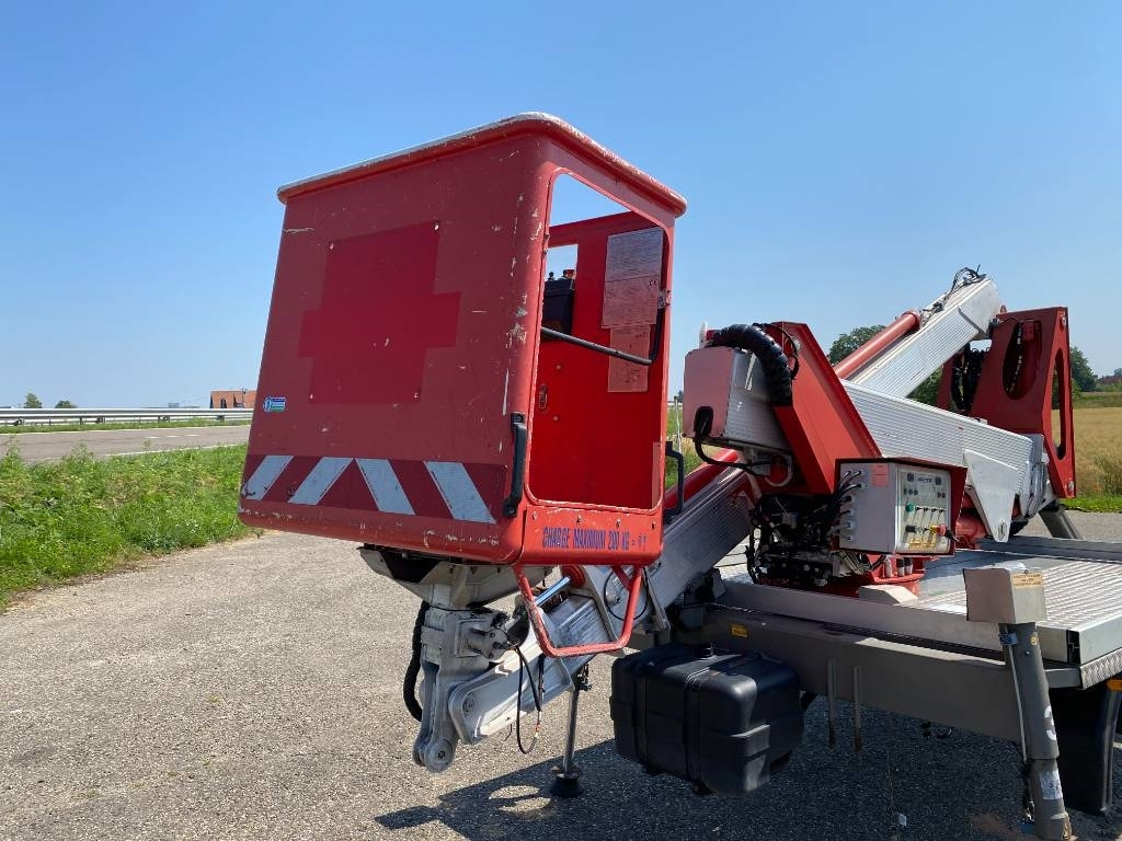 Truck mounted aerial platform Multitel Nacelle Multitel MX 200 A réviser: picture 23 Truck mounted aerial platform Multitel Nacelle Multitel MX 200 A réviser: picture 23