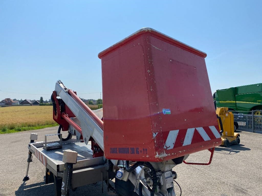 Truck mounted aerial platform Multitel Nacelle Multitel MX 200 A réviser: picture 21 Truck mounted aerial platform Multitel Nacelle Multitel MX 200 A réviser: picture 21