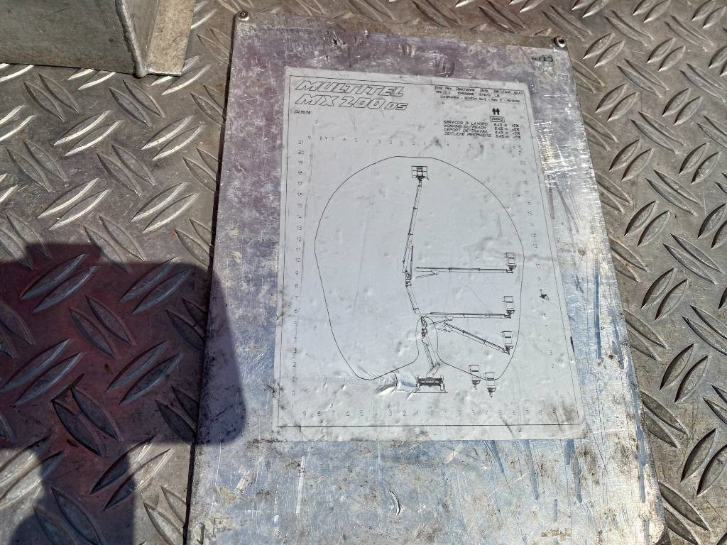 Truck mounted aerial platform Multitel Nacelle Multitel MX 200 A réviser: picture 8 Truck mounted aerial platform Multitel Nacelle Multitel MX 200 A réviser: picture 8