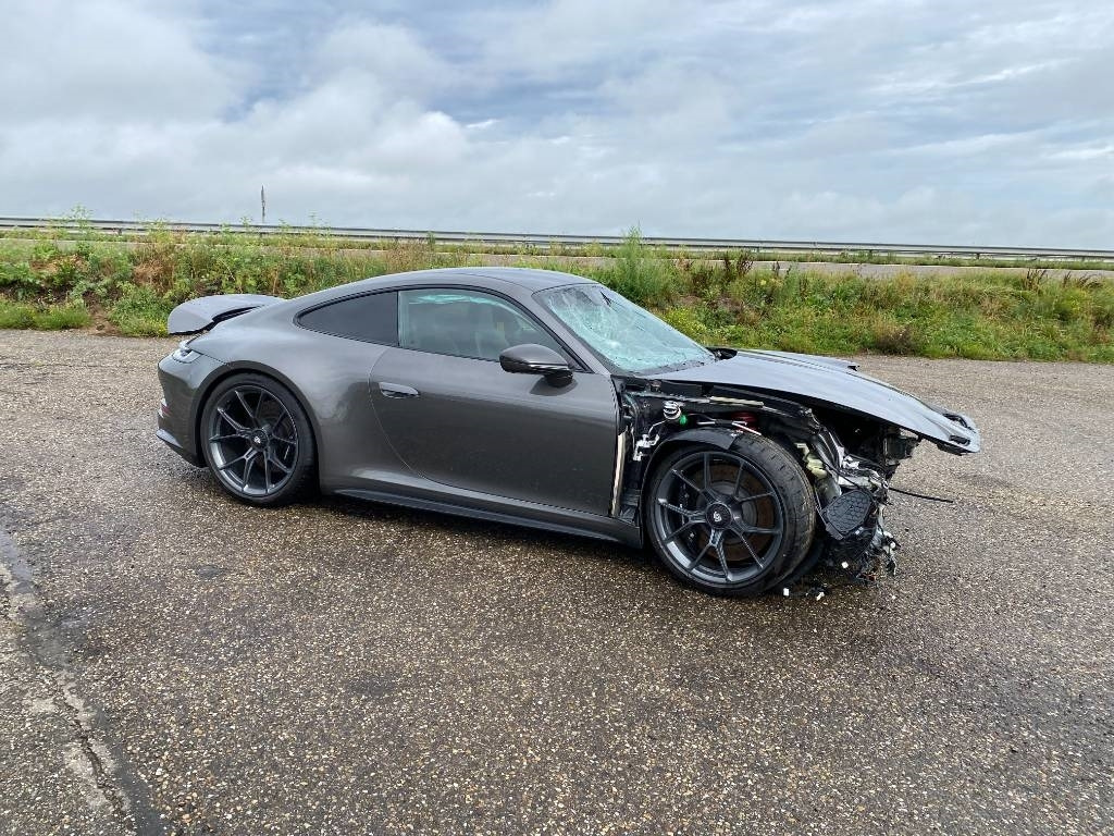 Porsche 911/ 992 - 4.0i GT3 Pack Touring 1er Main - Car: picture 3 Porsche 911/ 992 - 4.0i GT3 Pack Touring 1er Main - Car: picture 3