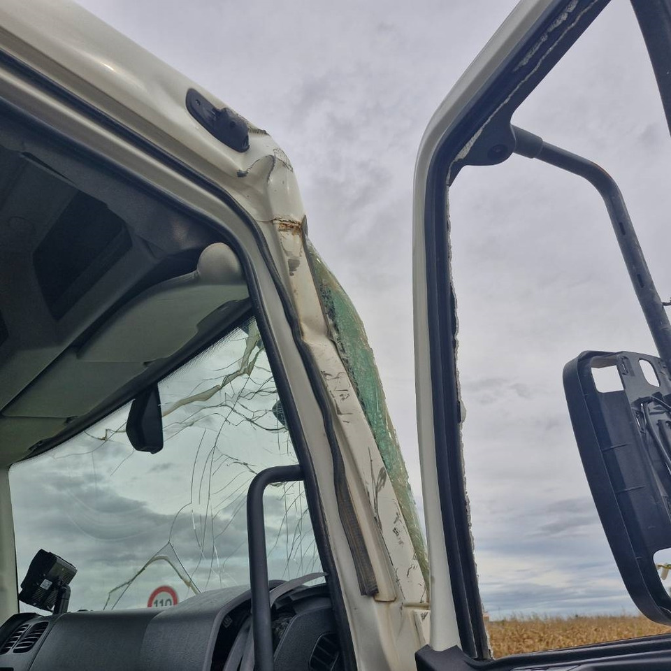 Hook lift truck Renault D Wide 380: picture 40 Hook lift truck Renault D Wide 380: picture 40