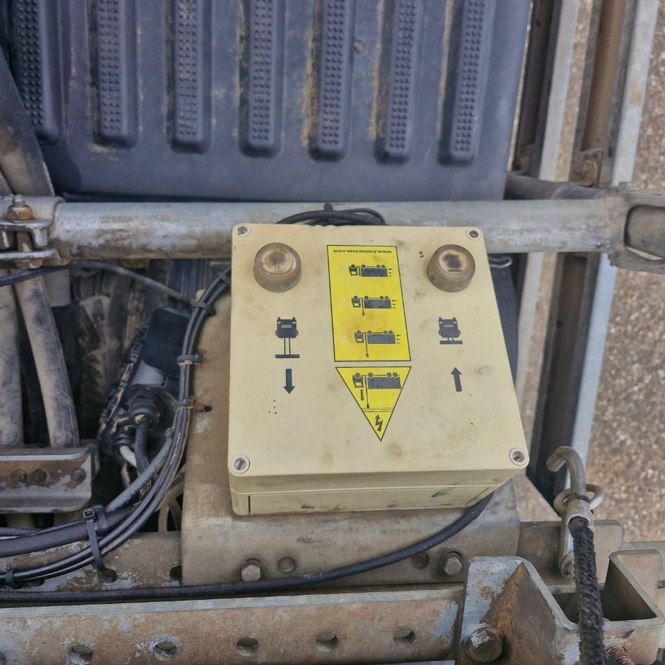 Hook lift truck Renault D Wide 380: picture 35 Hook lift truck Renault D Wide 380: picture 35