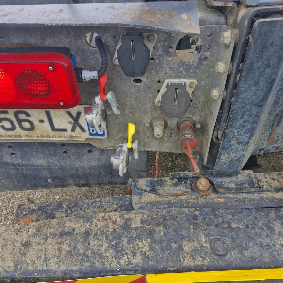 Hook lift truck Renault D Wide 380: picture 20 Hook lift truck Renault D Wide 380: picture 20