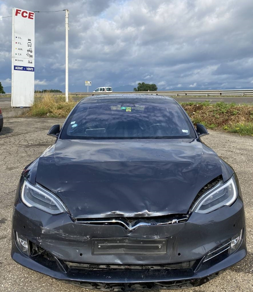 Tesla MODEL S 100D Carte Grise Française endommagée - Car: picture 2 Tesla MODEL S 100D Carte Grise Française endommagée - Car: picture 2