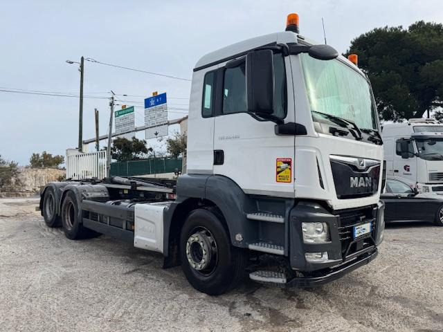 MAN TGS 28.460 AMPIROLL - Hook lift truck: picture 3 MAN TGS 28.460 AMPIROLL - Hook lift truck: picture 3