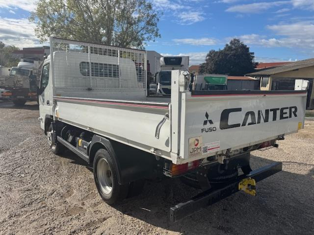 Mitsubishi Fuso CANTER 35C13 BENNE ARRIERE - Tipper van: picture 4 Mitsubishi Fuso CANTER 35C13 BENNE ARRIERE - Tipper van: picture 4