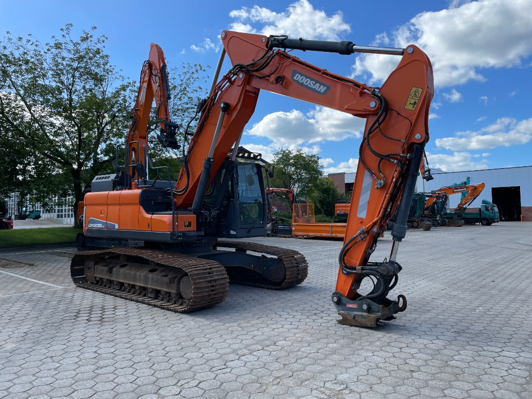 Doosan DX235LC-5 - Crawler excavator: picture 5 Doosan DX235LC-5 - Crawler excavator: picture 5