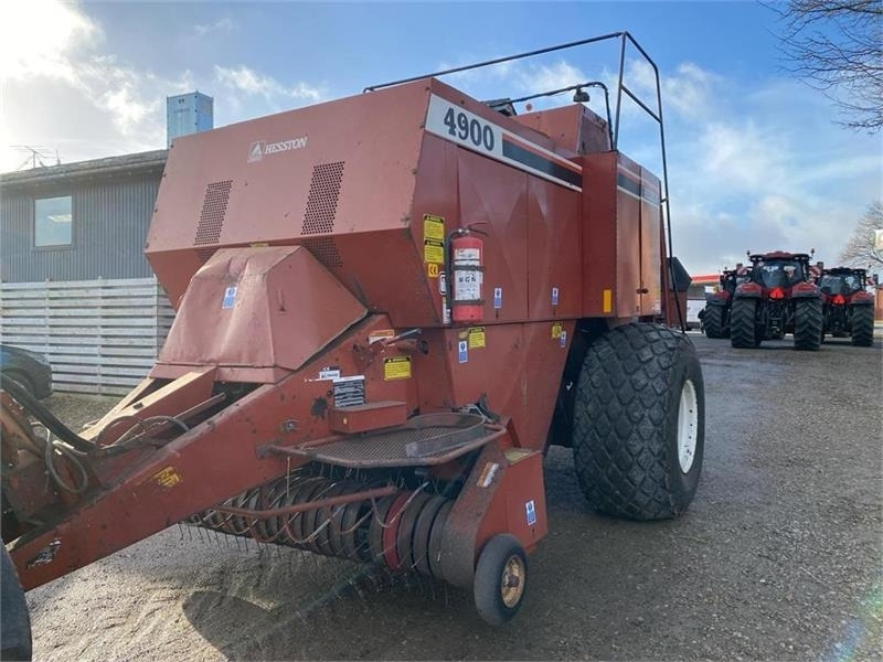 Hesston 4900 - Square baler: picture 3 Hesston 4900 - Square baler: picture 3