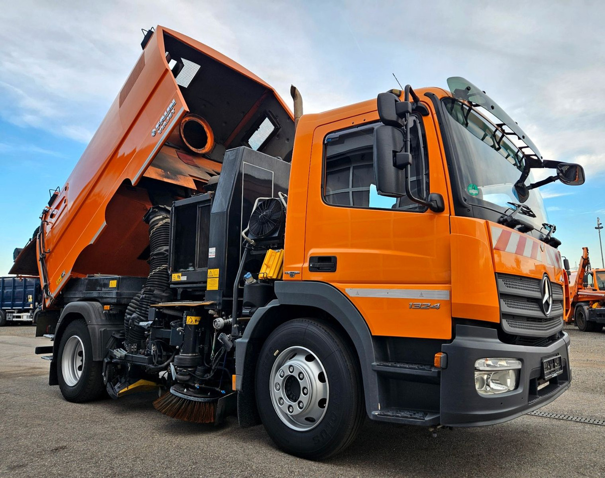 Road sweeper Mercedes-Benz Atego 1324 Euro6 FAUN Viajet 6 Aufbaumotor: picture 22 Road sweeper Mercedes-Benz Atego 1324 Euro6 FAUN Viajet 6 Aufbaumotor: picture 22