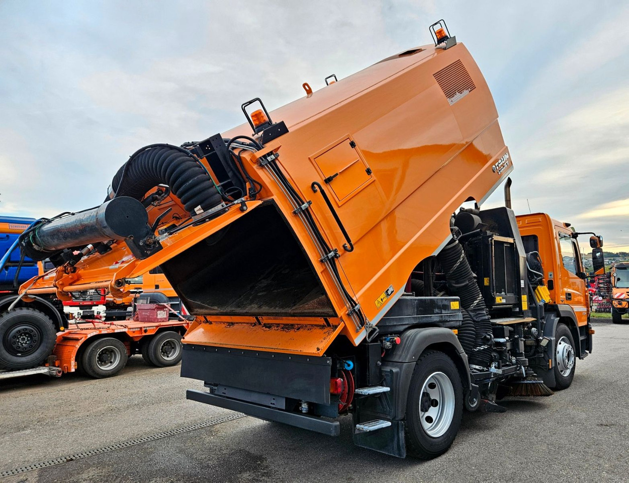 Road sweeper Mercedes-Benz Atego 1324 Euro6 FAUN Viajet 6 Aufbaumotor: picture 19 Road sweeper Mercedes-Benz Atego 1324 Euro6 FAUN Viajet 6 Aufbaumotor: picture 19