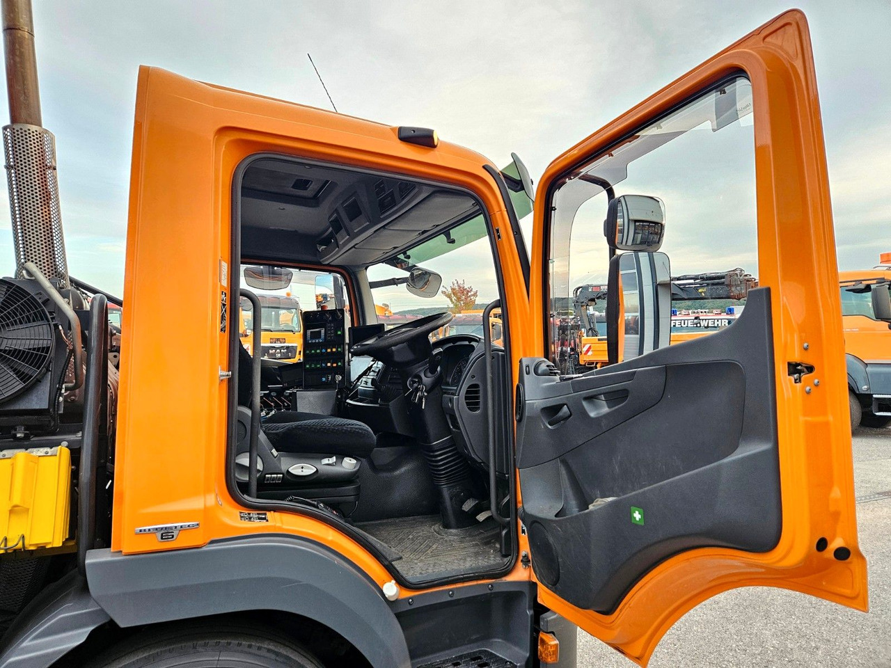 Road sweeper Mercedes-Benz Atego 1324 Euro6 FAUN Viajet 6 Aufbaumotor: picture 8 Road sweeper Mercedes-Benz Atego 1324 Euro6 FAUN Viajet 6 Aufbaumotor: picture 8