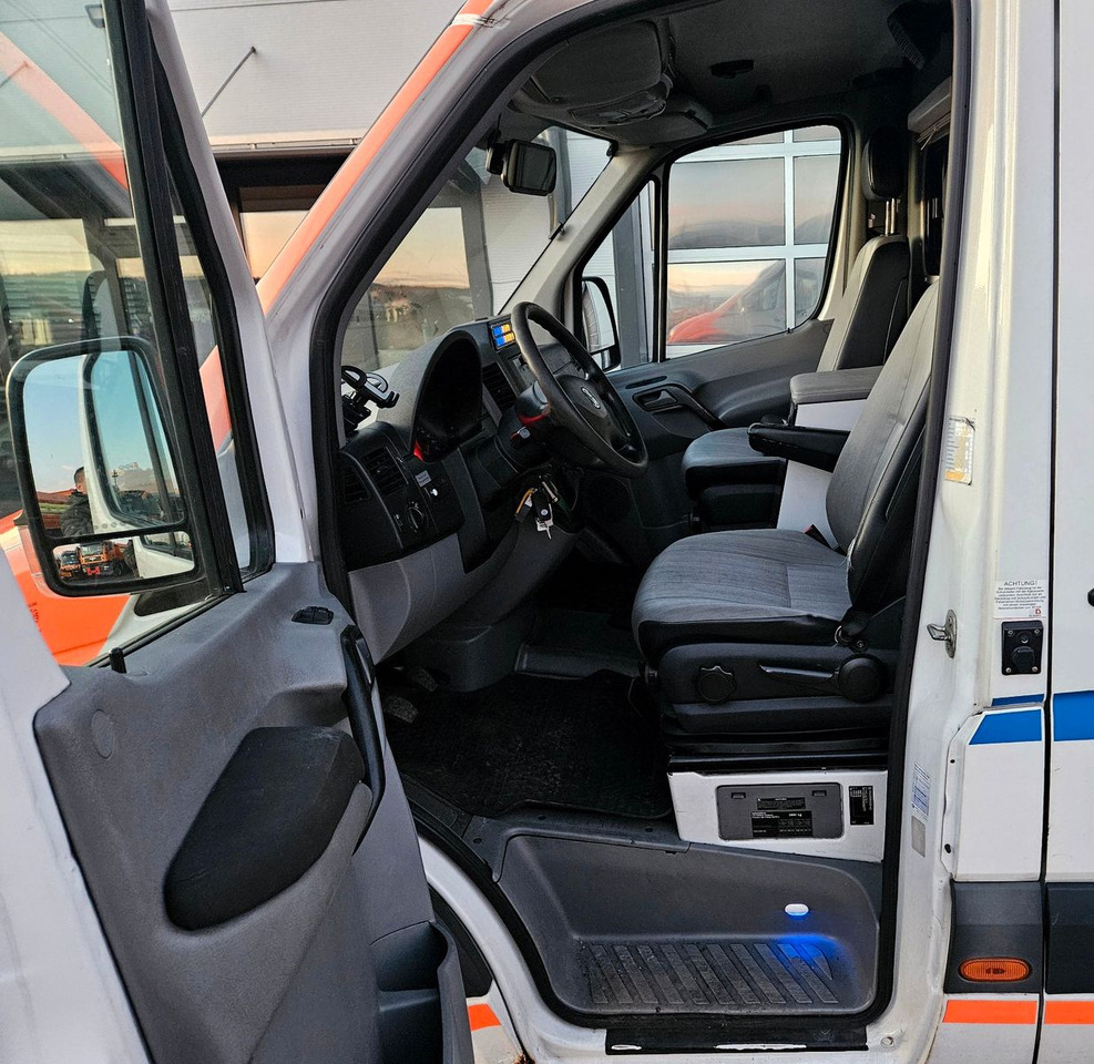 Ambulance Volkswagen CRAFTER TDI Ambulance RTW L2H2 DLOUHY: picture 8 Ambulance Volkswagen CRAFTER TDI Ambulance RTW L2H2 DLOUHY: picture 8